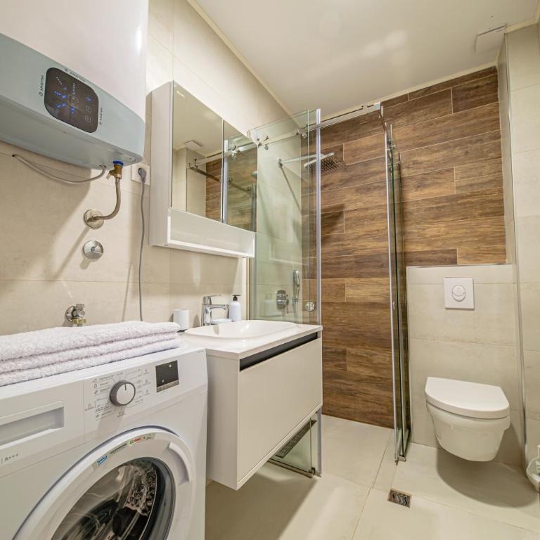 Seafront Apartments Petrovac - One-Bedroom Apartment - 11