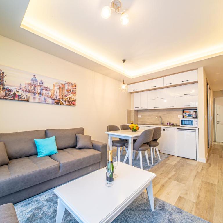 Seafront Apartments Petrovac - One-Bedroom Apartment - 10
