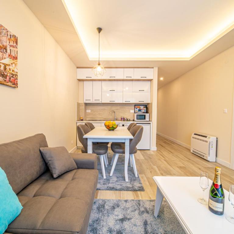 Seafront Apartments Petrovac - One-Bedroom Apartment - 12