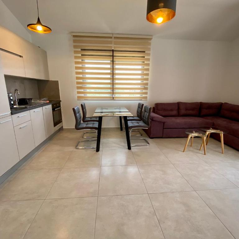 Villa Dolphin Apartments - Deluxe Family Room - 6