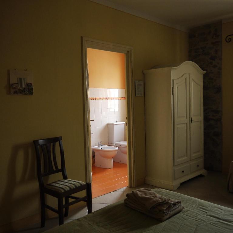 Corte Capitani - Camera Matrimoniale con Bagno Privato - 9