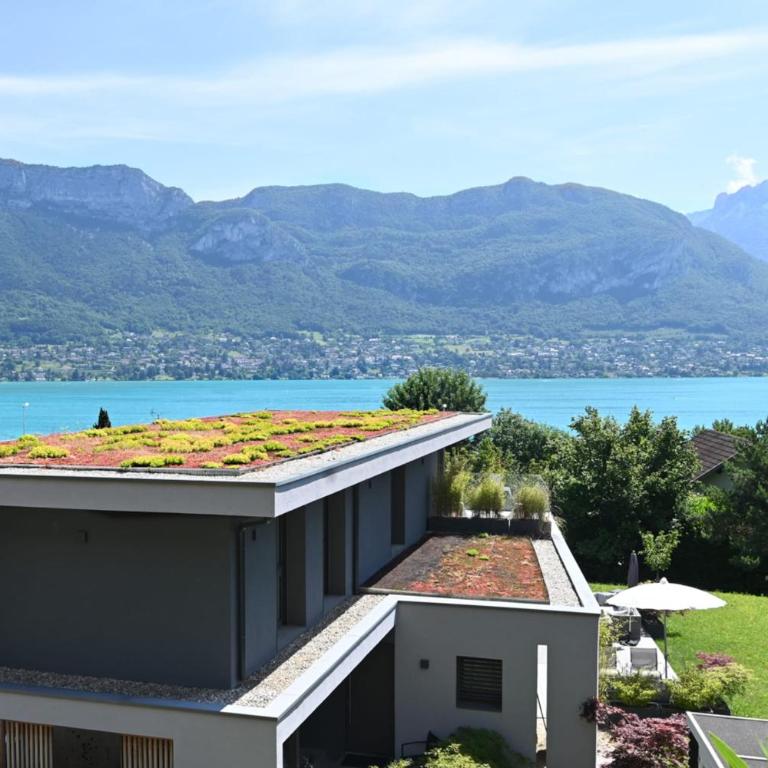 Charming villa with pool lake view 10 minutes from the city center - Villa - 12