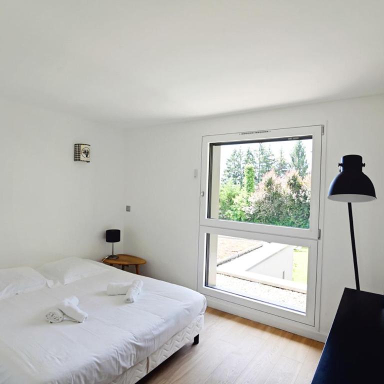Charming villa with pool lake view 10 minutes from the city center - Villa - 8