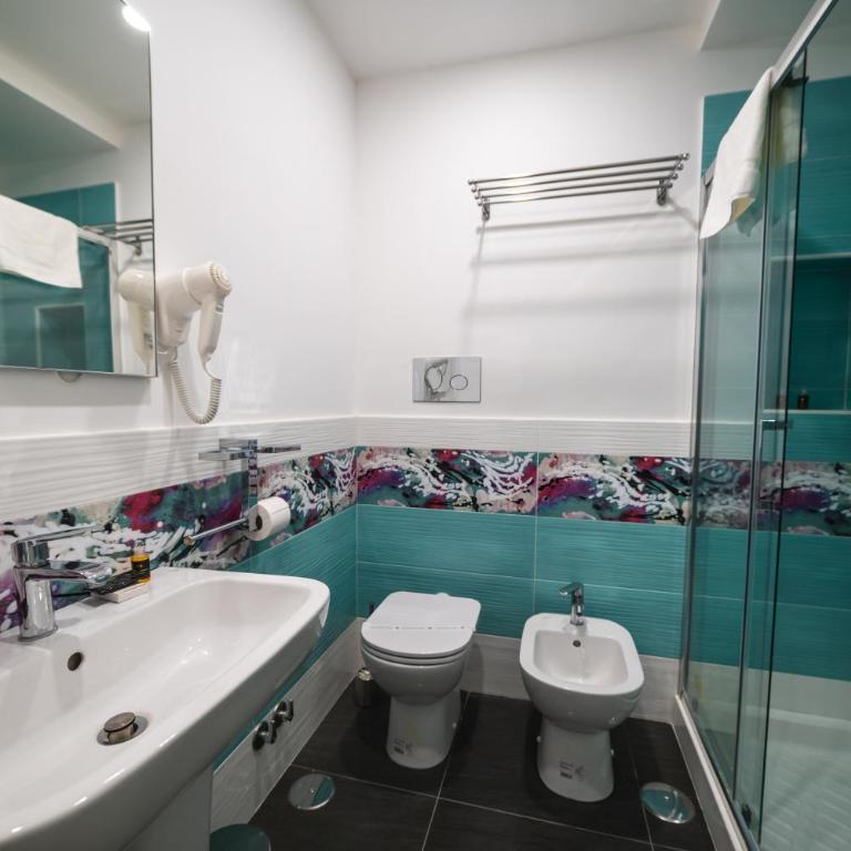 B&b Onda Napoli - Camera Matrimoniale con Bagno Privato - 5