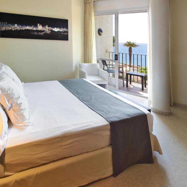 Gran Hotel Reymar 4 Sup - Suite Familiar con vistas al jardín (2 adultos + 2 niños) - 2