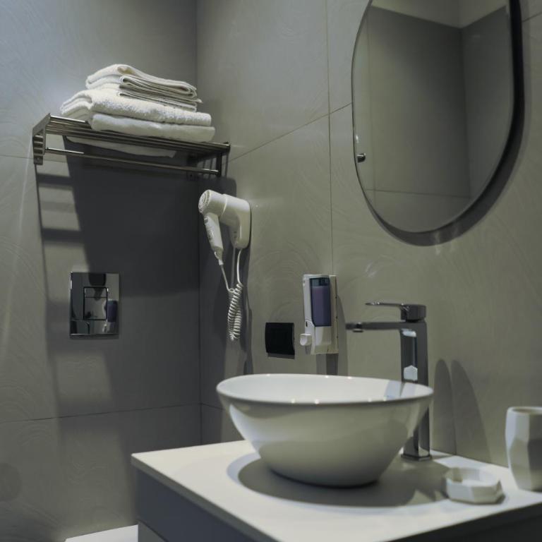 Dl LUXURY B&B - Camera Matrimoniale con Vasca Idromassaggio - 11