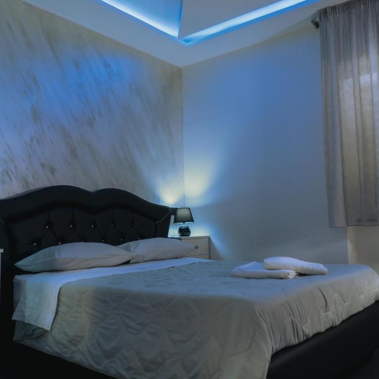 Dl LUXURY B&B - Camera Matrimoniale con Vasca Idromassaggio - 2