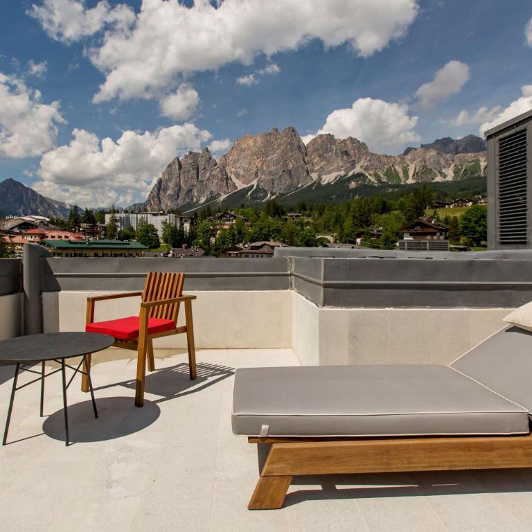 Grand Hotel Savoia Cortina d'Ampezzo, A Radisson Collection Hotel - Suite Royal Savoia con Vista e Terrazza - 1