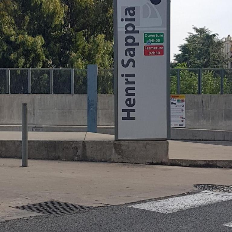 NEW CHEAP PRIVATE ROOM, KITCHEN , OVERWIEUW sea,TRAM on spot, 12 minutes from nice train station with tram , beach in 17 min tram , CHAMBRE PRIVÉE pas cher, cuisine équipée , tram sur place, APERÇU mer, 12 min de la gare de Nice avec le tram, 17 min plage - Habitación Doble - 3