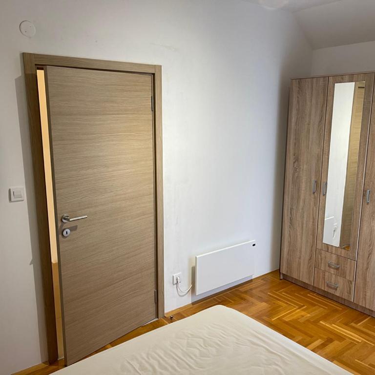 Apartman 12 Jelena Anžujska - Apartman sa 2 Spavaće Sobe - 9