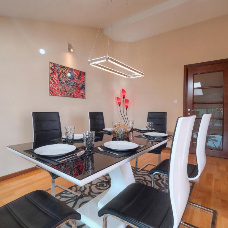 Skyline Penthouse Budva - Apartman sa 2 Spavaće Sobe - 9