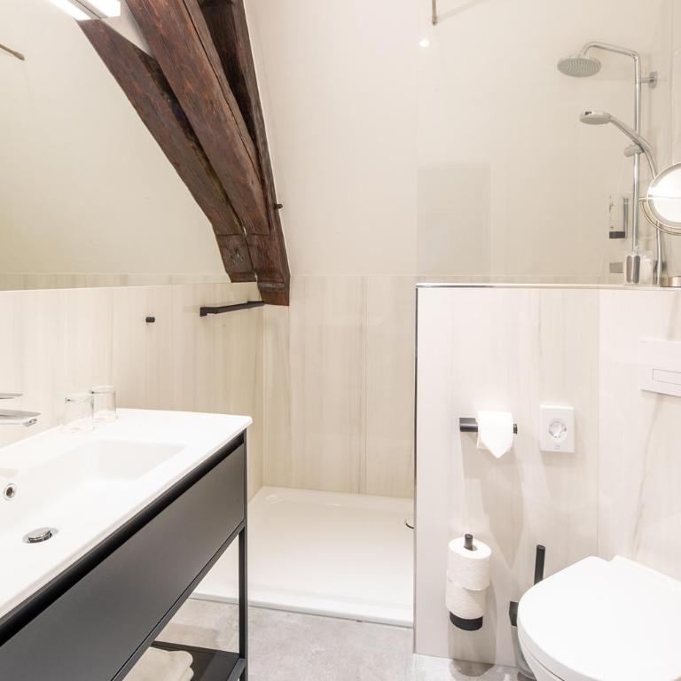 Boutique Hotel Dom - Rooms & Suites - Classic Dreibettzimmer - 4