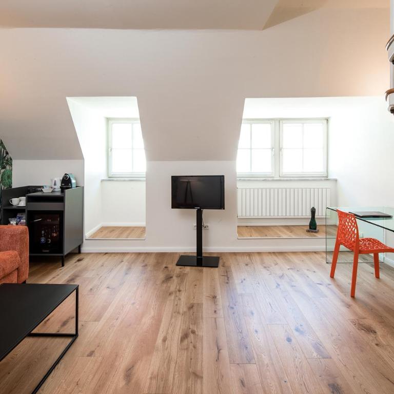 Boutique Hotel Dom - Rooms & Suites - Classic Dreibettzimmer - 8