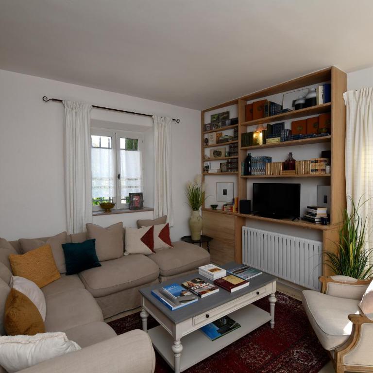 Le Bonheur - Three-Bedroom House - 24