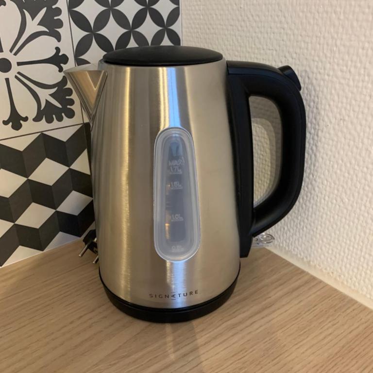 Le famillial , 2 chambres, 4 lits double Avec parking PRIVE 1 VOITURE, NETFLIX, lits faits et serviettes de toilette sur place - Appartement 2 Chambres - 24