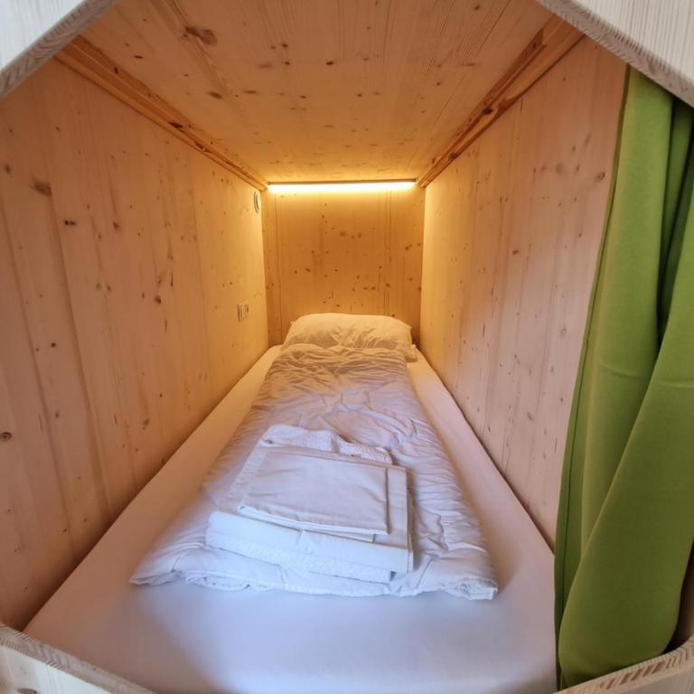Stanton Hostel - Kapsel für 1 Person im Schlafsaal mit 6 Betten - 2
