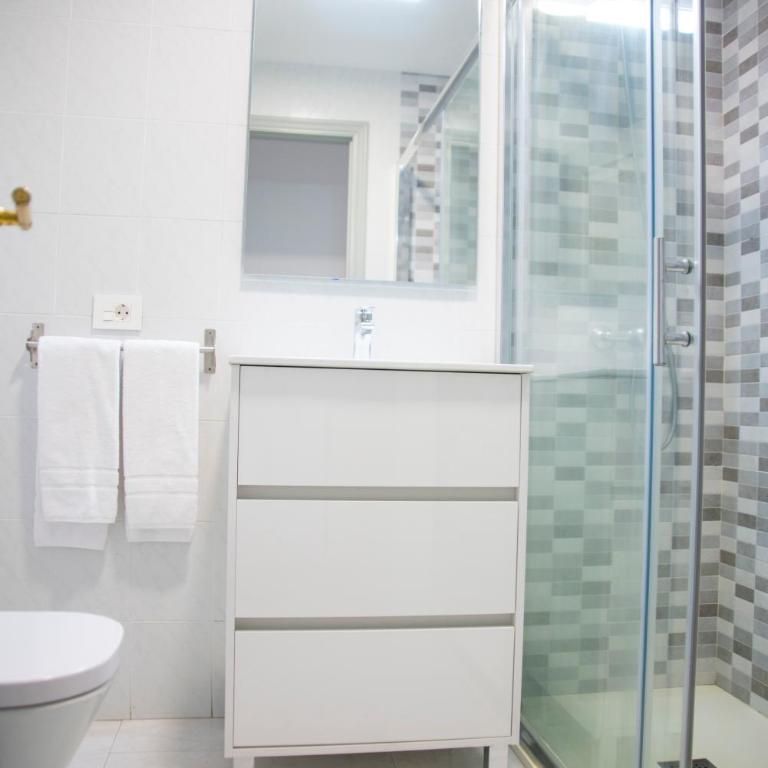 O Grove Centro con vistas a La Toja parking - Apartamento de 2 dormitorios - 10