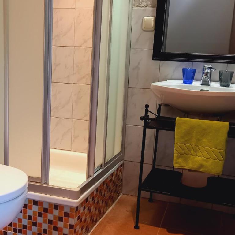 Ferienwohnungen Almsonne - Apartment mit 2 Schlafzimmern und Balkon - 3