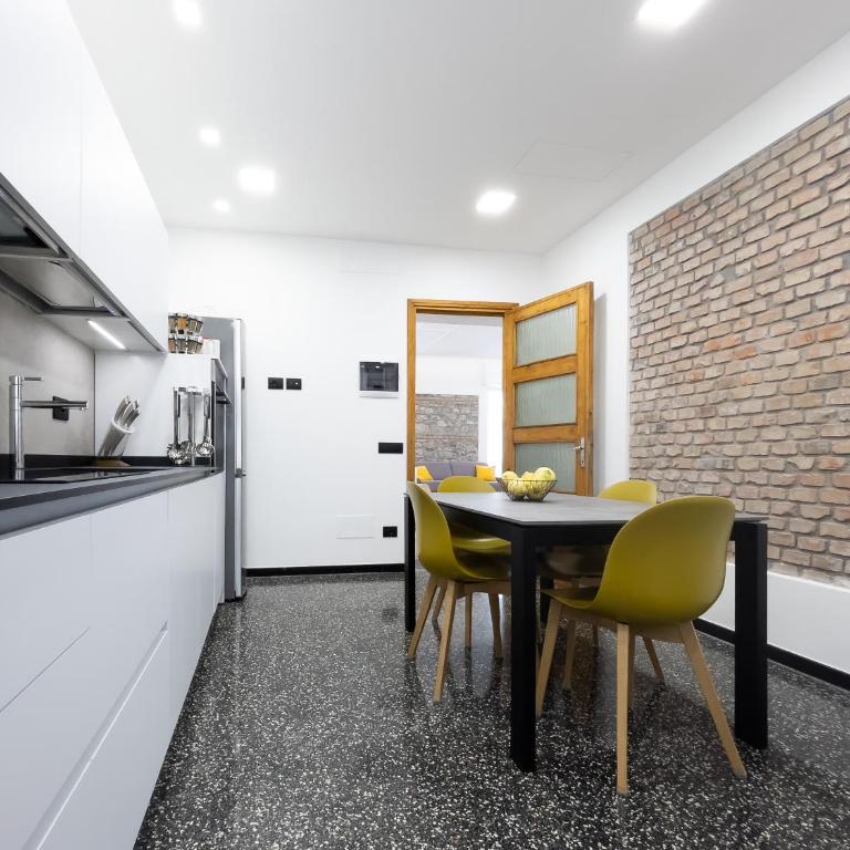 LargoDoria - ViaGenova, box auto privato incluso - Appartamento con 2 Camere da Letto - 5