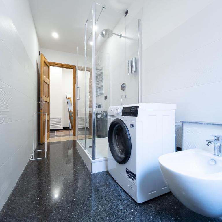 LargoDoria - ViaGenova, box auto privato incluso - Appartamento con 2 Camere da Letto - 33