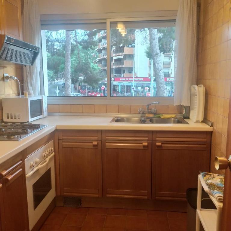 LLUM SALOU APARTMENT - Two-Bedroom Apartment - 13