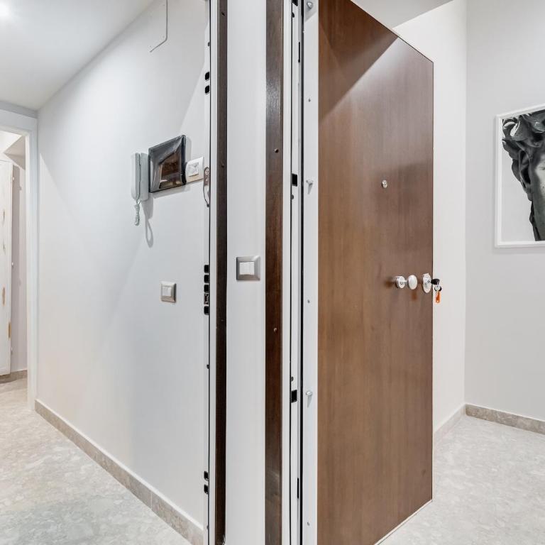 CRYSTAL TREVI FOUNTAIN - romedreamhome - One-Bedroom Apartment - 16