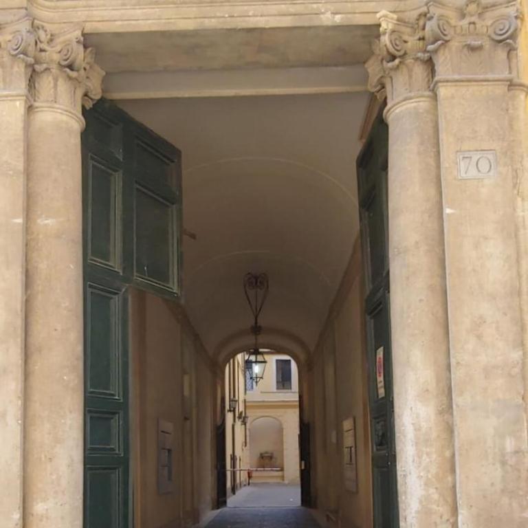 Chiara's place at Pantheon - your apt in Rome - Two-Bedroom Apartment - 3