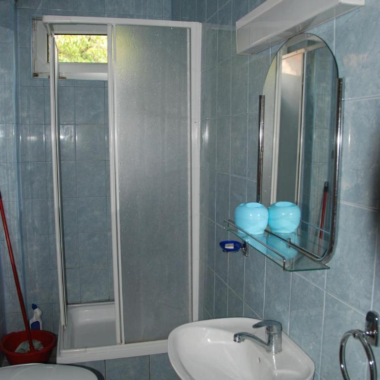 Apartments Hadži - One-Bedroom Apartment with Terrace - 3