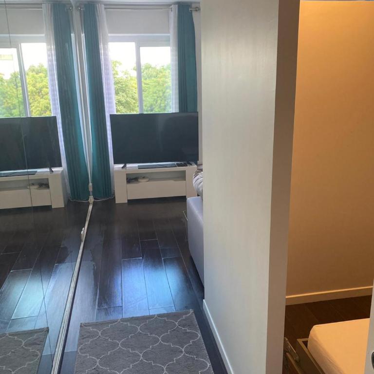 Chic Two Bedroom Apartment steps from Champs Elysees - Appartement 2 Chambres - 14