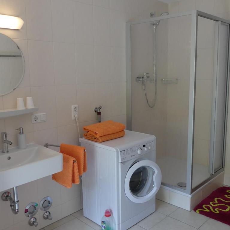 Ferienwohnungen Haus Kunterbunt - Apartment mit Balkon - 10