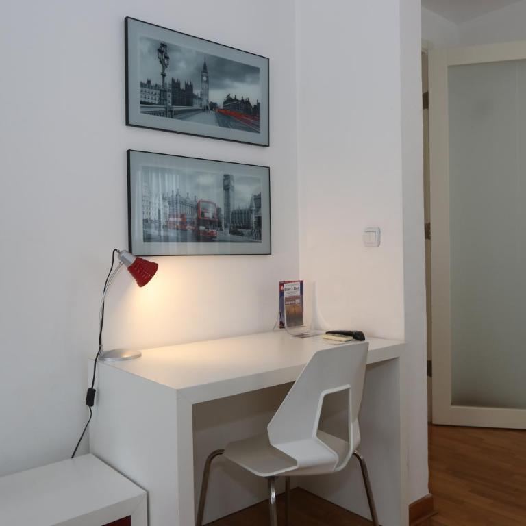 New Belgrade Apartment Belville, parking 5 evra dan - Studio Apartman s Balkonom - 8