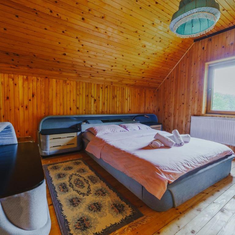 Highlander's House - Three-Bedroom House - 11