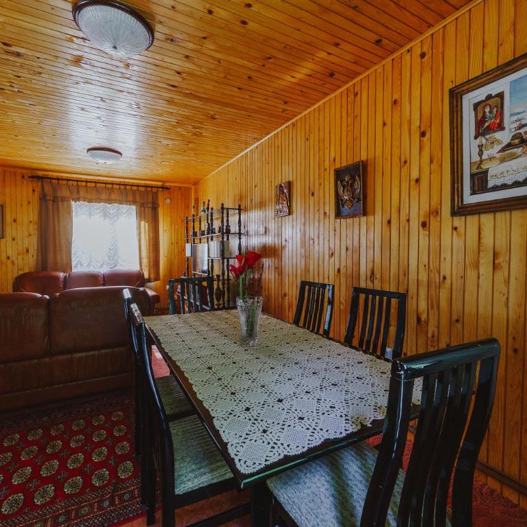 Highlander's House - Three-Bedroom House - 4