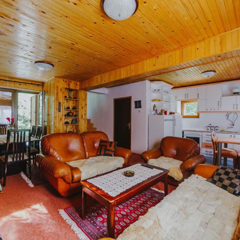 Highlander's House - Three-Bedroom House - 6