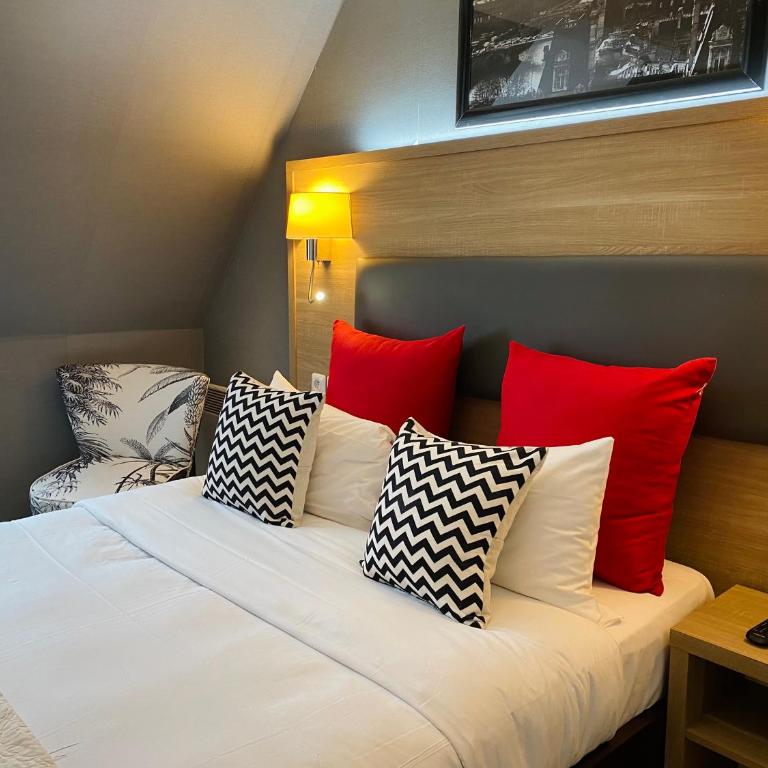 Hôtel Clairefontaine - Chambre Double Confort - 10