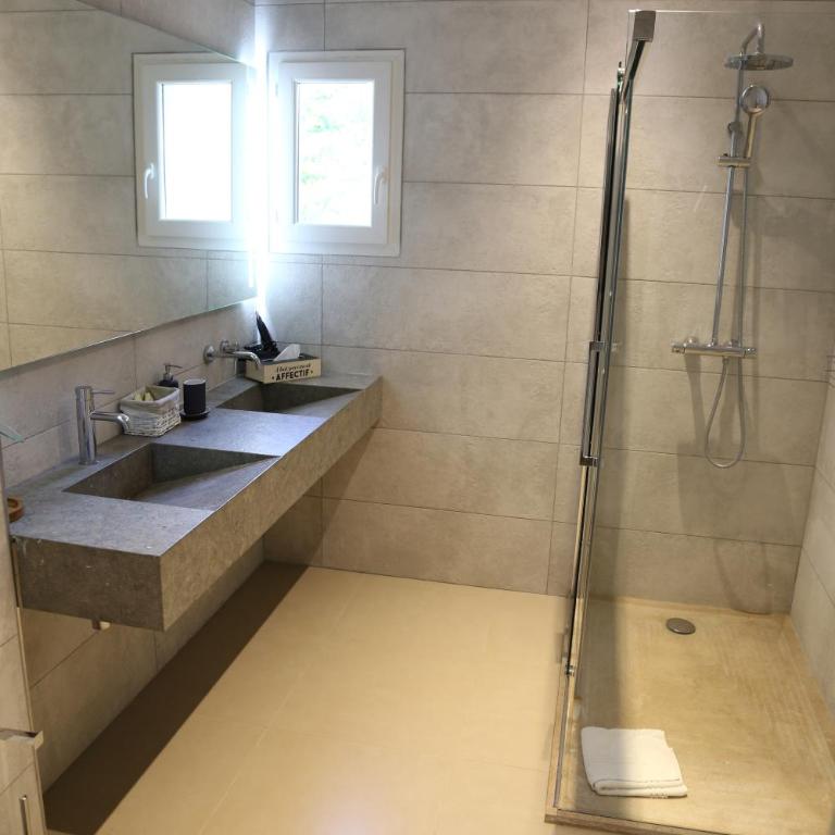 Chambre d'hôtes Chez Samuel Bruno - Chambre Familiale avec Douche - 1