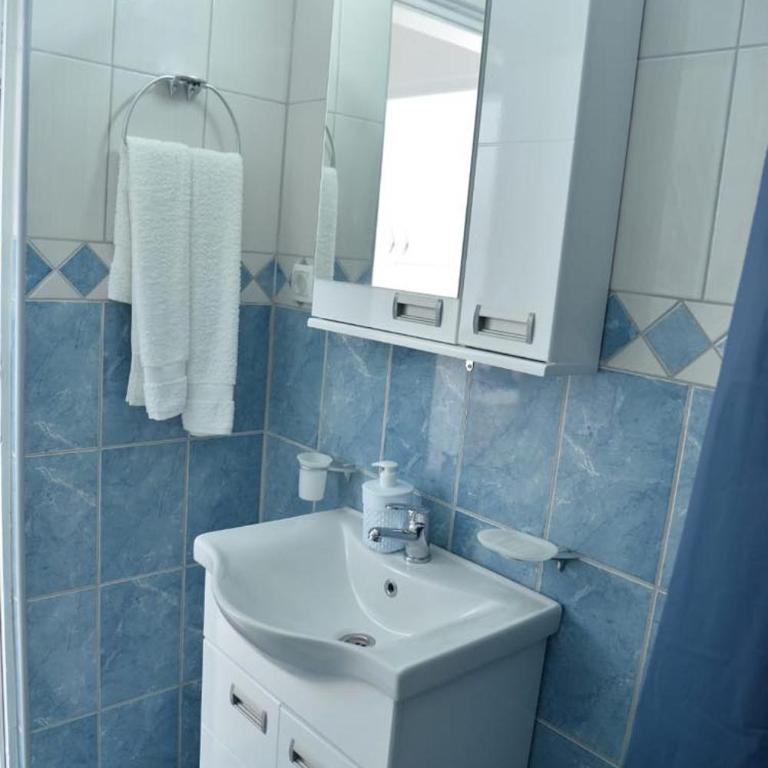 Apartmani Milovanović - Two-Bedroom Apartment - 8