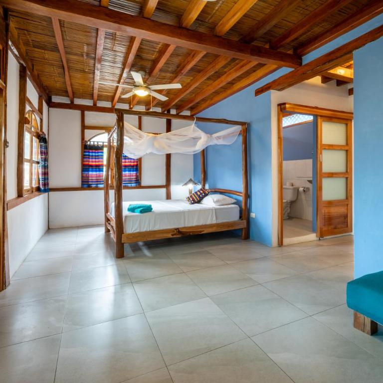 Casa del Sol - Queen Room with Balcony - 7