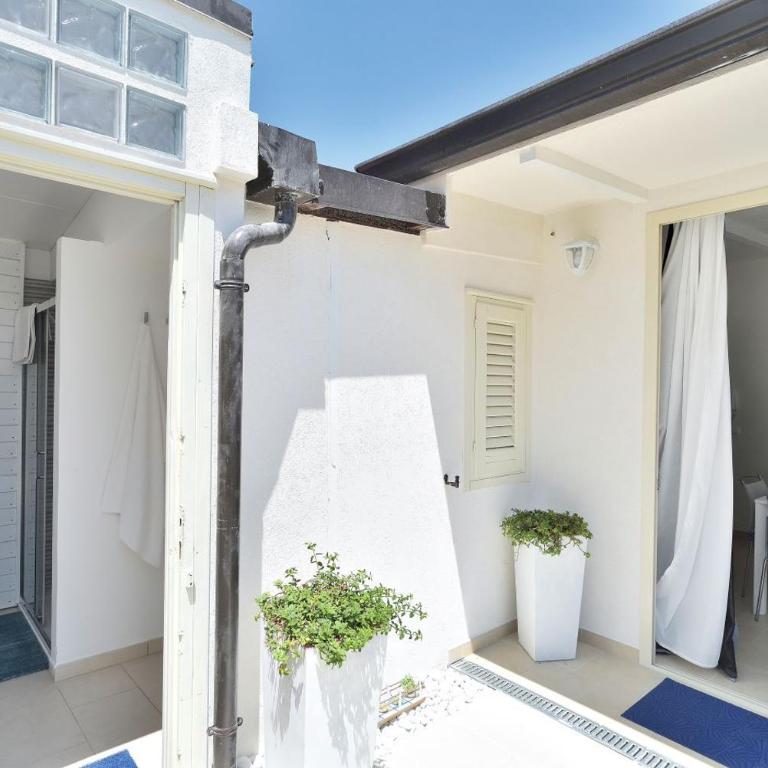CASA con ACCESSO AL MARE - Apartment - 60