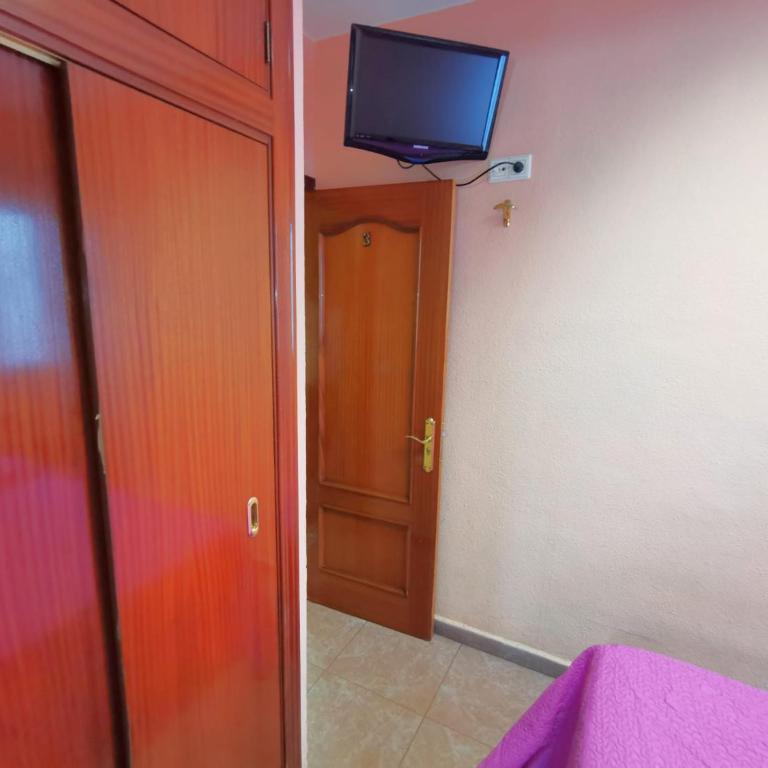 Casa de Huespedes La Asturiana - Habitación Doble con baño privado - 2