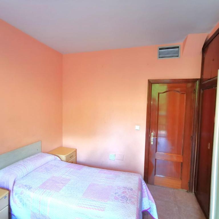 Casa de Huespedes La Asturiana - Habitación Doble con baño compartido - 1 o 2 camas - 3
