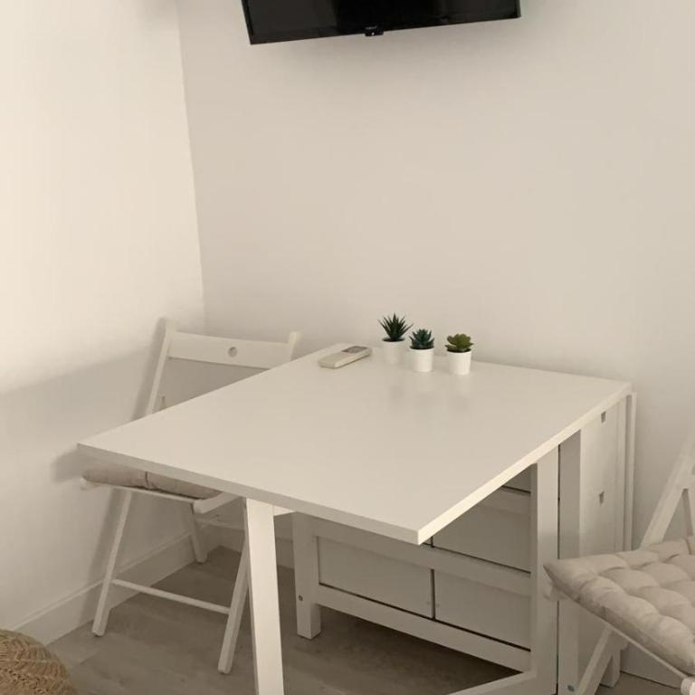 Hostal Acemar - Estudio Deluxe con cama grande - 7