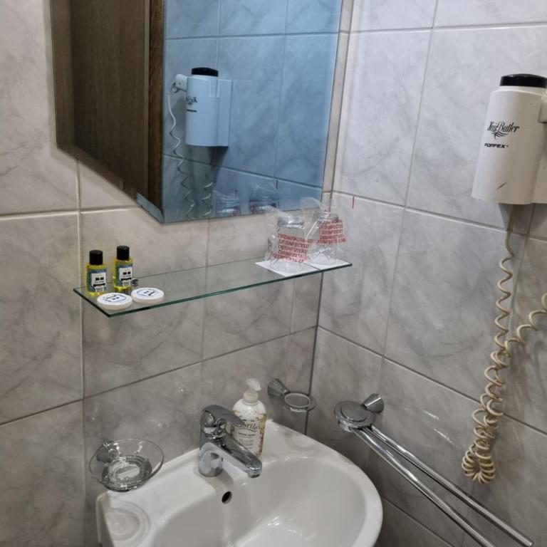City Bridge Guest House - Twin Room - 4