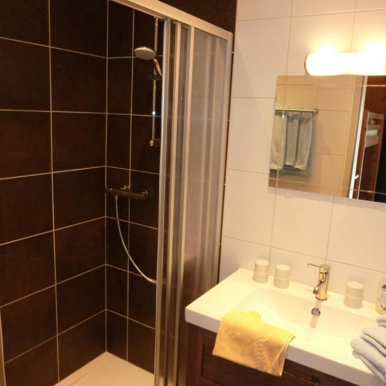 ALPINA Appartements Mallnitz - Apartment mit 2 Schlafzimmern und Bergblick - 8