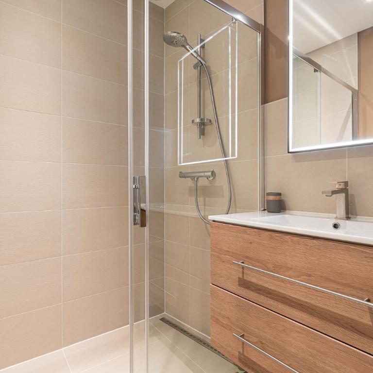 Design et charme, 100m2 face à la Saône - Appartement 2 Chambres - 12