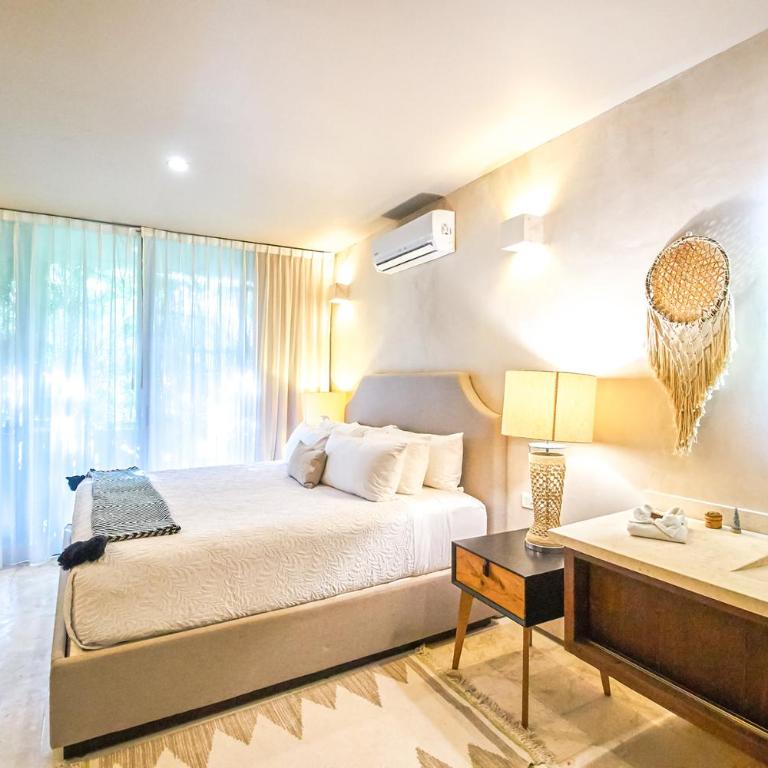 Eco-chic Design Condos Wrapped in Nature's Elements by Stella Rentals - Apartamento Ático - 8