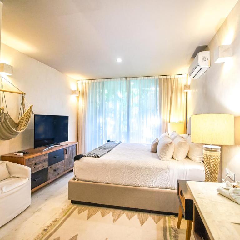 Eco-chic Design Condos Wrapped in Nature's Elements by Stella Rentals - Apartamento Ático - 9