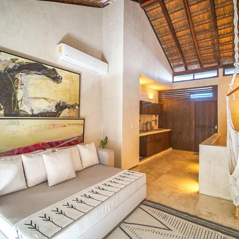 Eco-chic Design Condos Wrapped in Nature's Elements by Stella Rentals - Apartamento Ático - 11