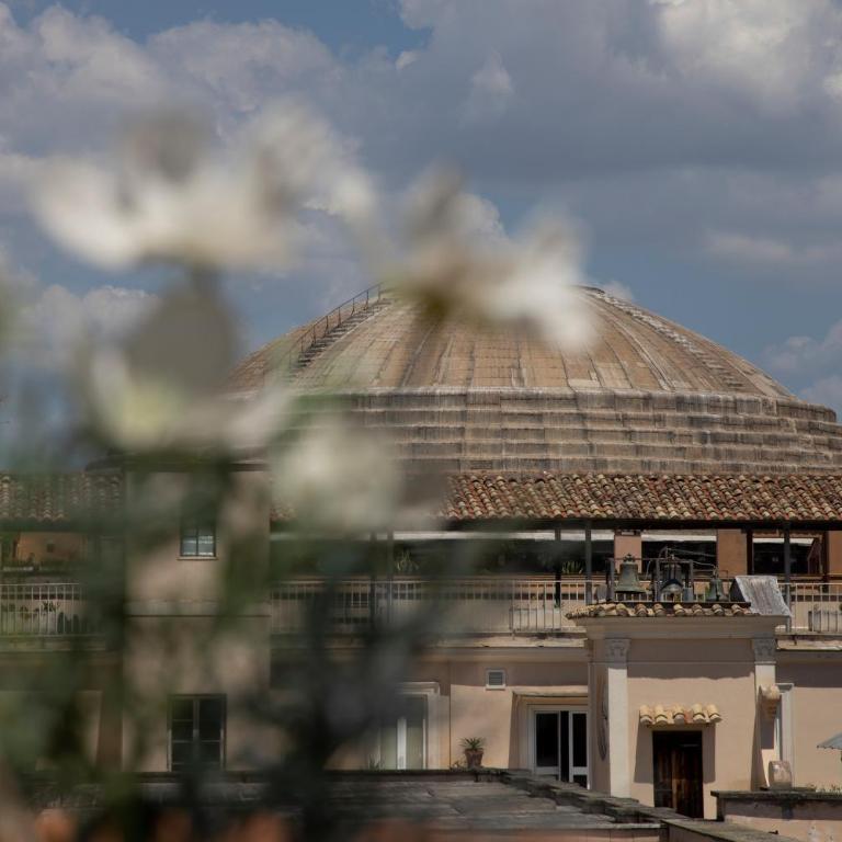 Arch Rome Suites - Camera Matrimoniale Superior con Balcone - 1