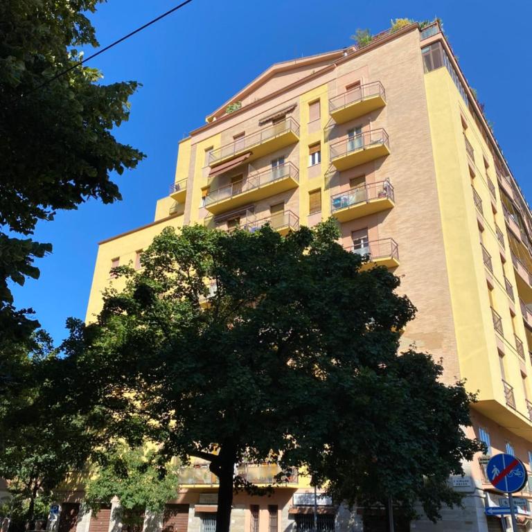 Modern City Apartment - Appartamento con 2 Camere da Letto - 50